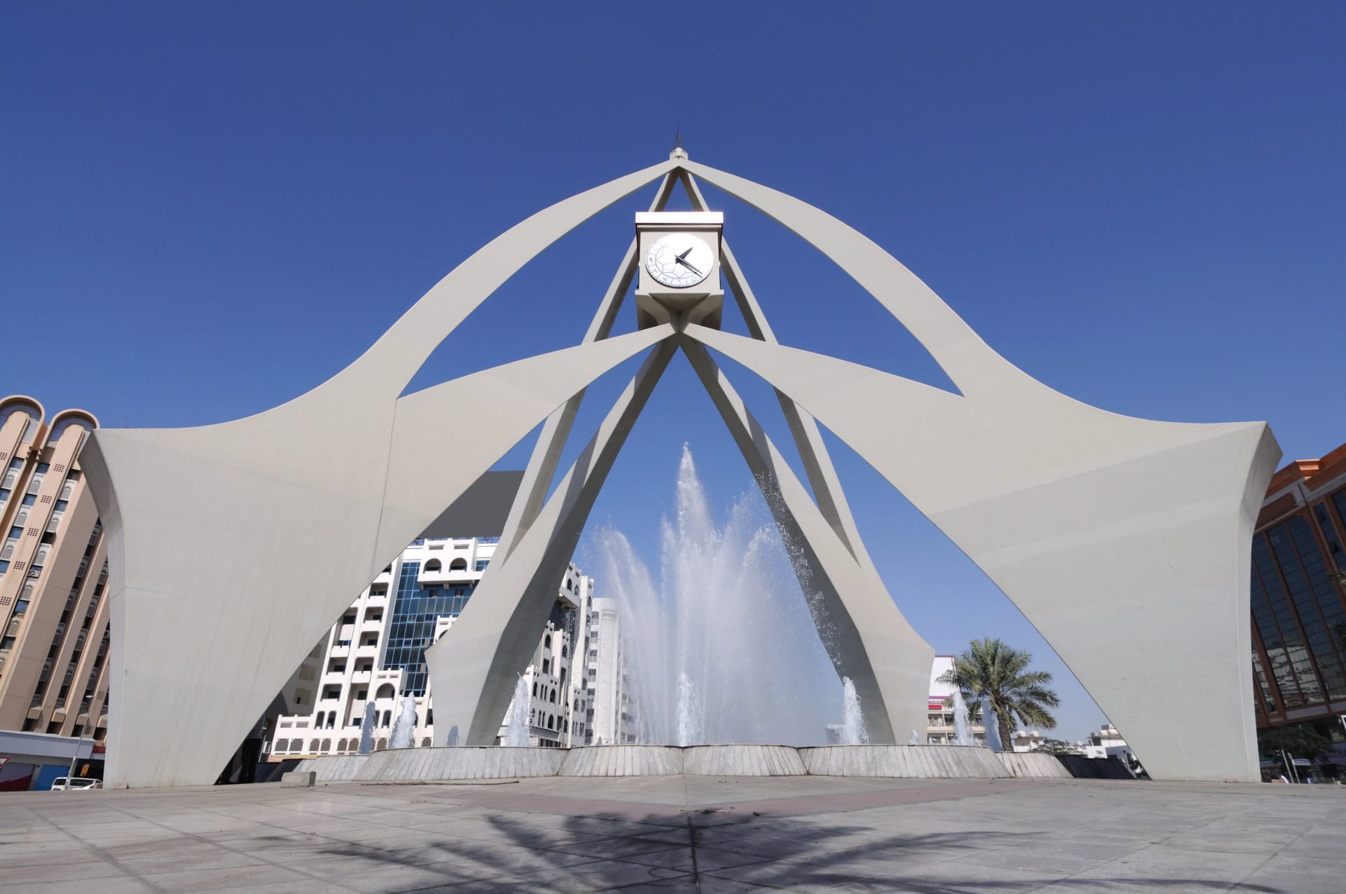 Dubai Uhrzeit: Zeitverschiebung und Zeitzonen erklärt